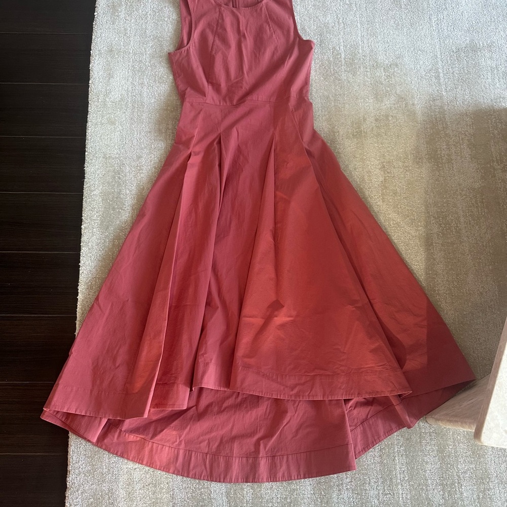 Elegant Sleeveless Pink Dress in great condition